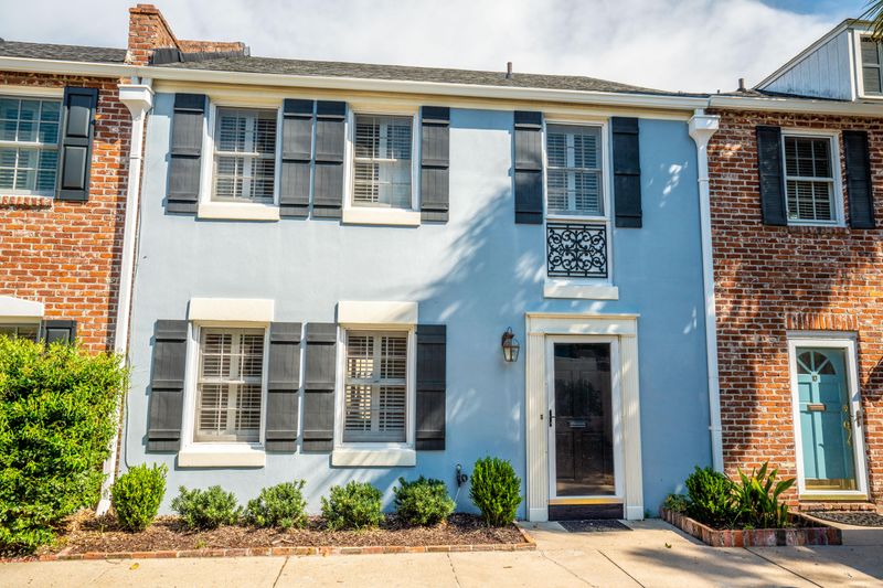 12 Charlestowne Ct, Charleston, SC 29401