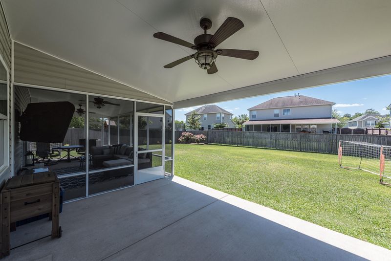 7021 Bellflower Ln, Hanahan, SC 29410