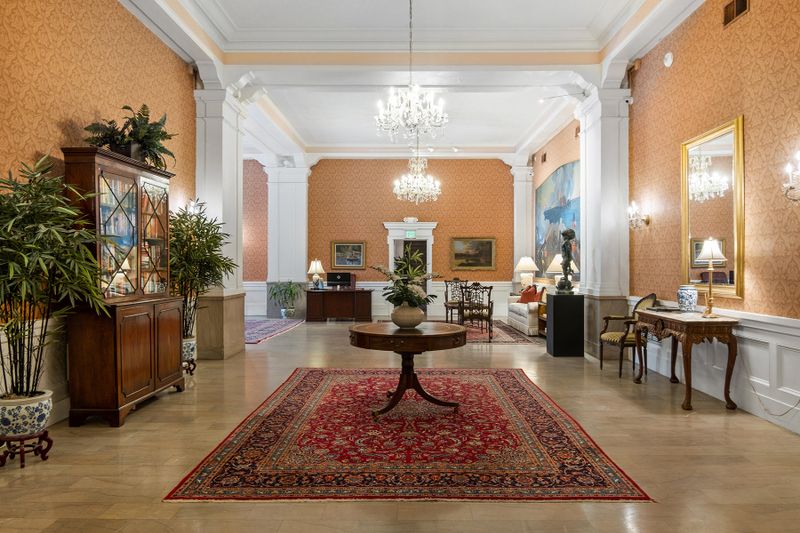 1 King St #404, Charleston, SC 29401