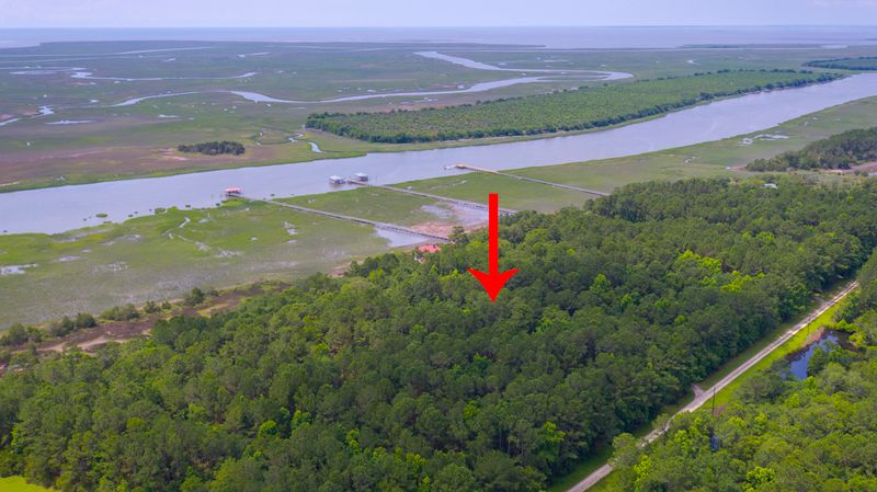 9655 2 Pines Rd, Mcclellanville, SC 29458