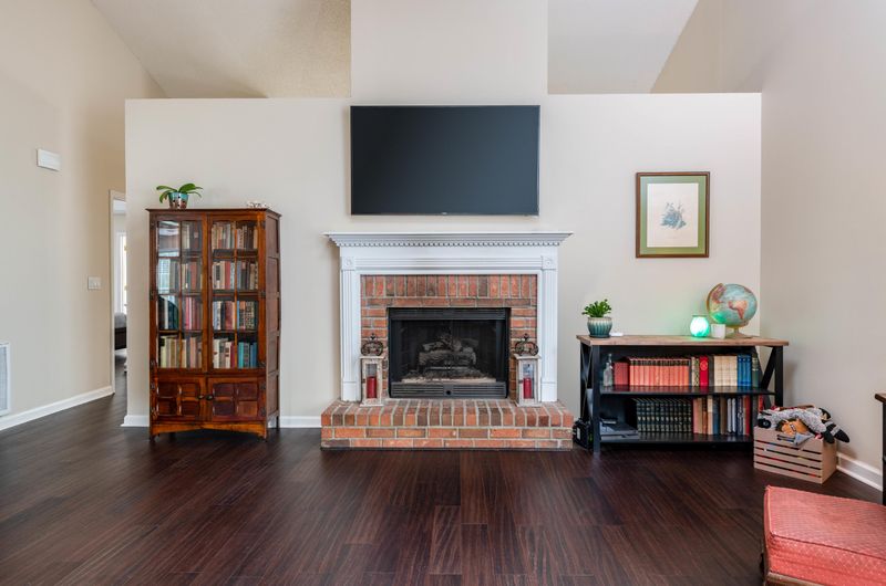 8395 Longridge Rd, Charleston, SC 29418