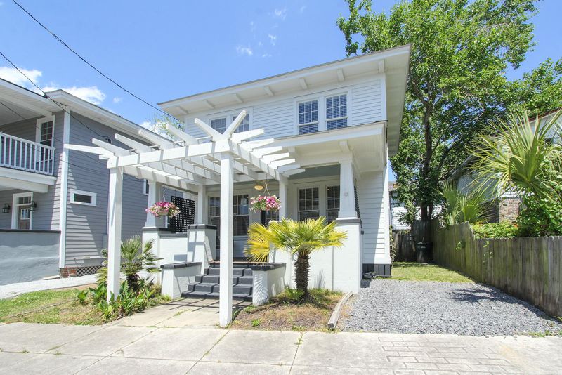 4 Benson St, Charleston, SC 29403