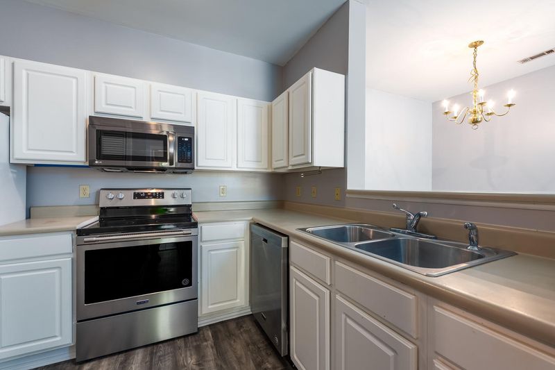 1600 Long Grove Dr #113, Mount Pleasant, SC 29464