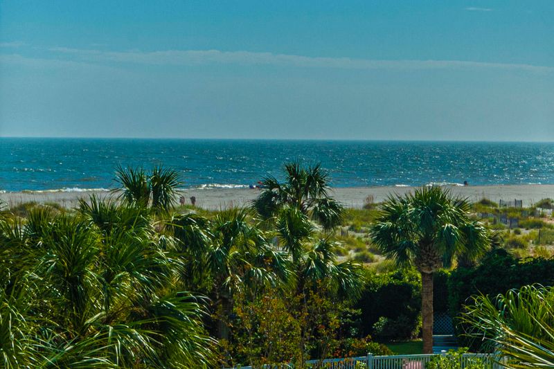2 Summer Dunes Ln, Isle Of Palms, SC 29451