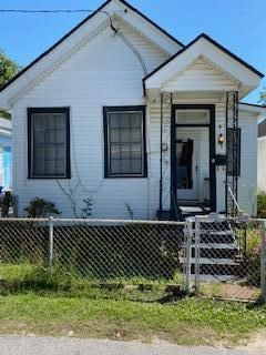 4 Hampton Pl, Charleston, SC 29403