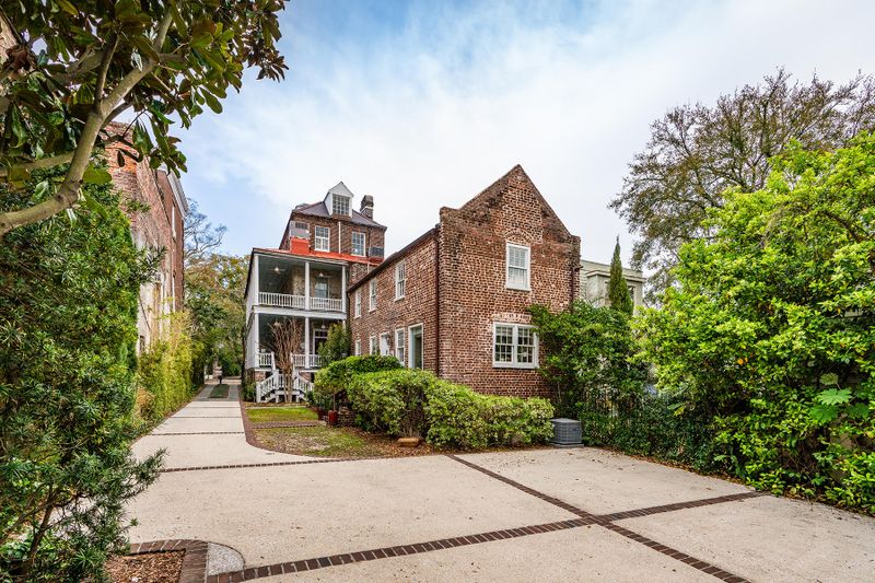29 Charlotte St, Charleston, SC 29403