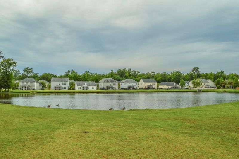 5206 Mulholland Dr, Summerville, SC 29485