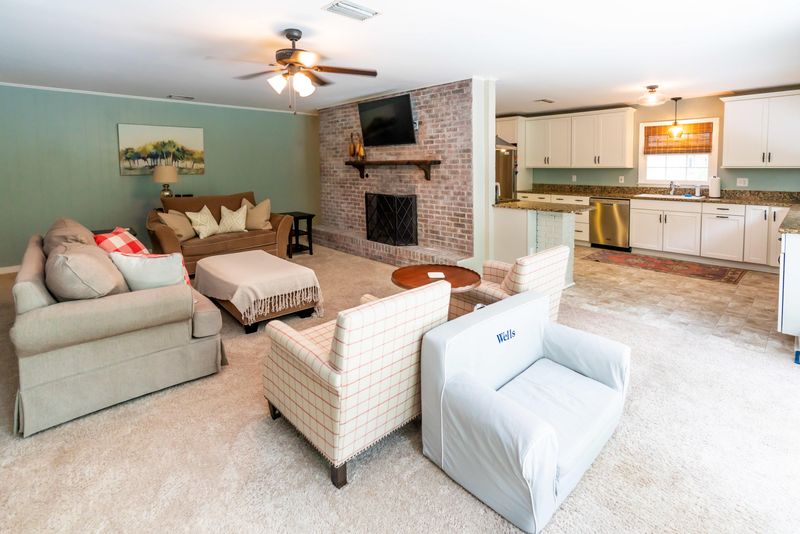 711 Waterloo St, Charleston, SC 29412