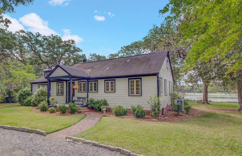 1741 Chaneybriar Ln, Johns Island, SC 29455