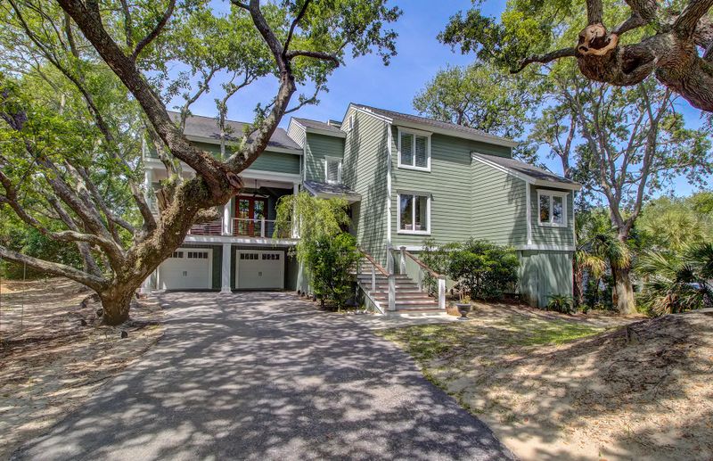 2 Beachwood West, Isle Of Palms, SC 29451