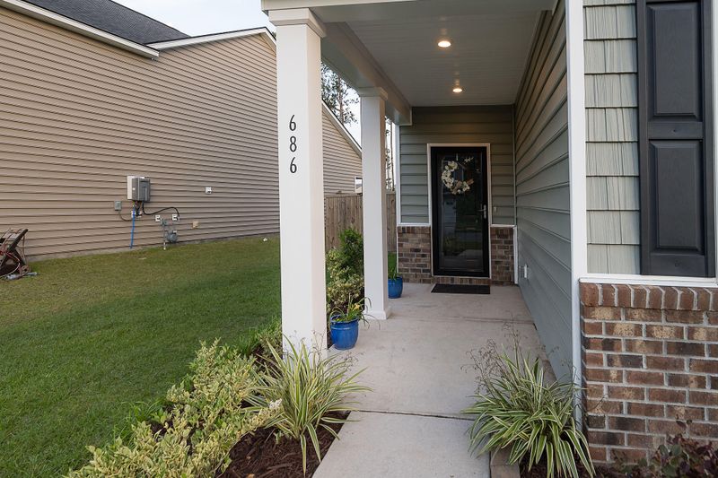 686 Redbud Ln, Summerville, SC 29486