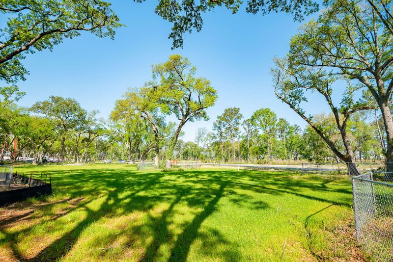 541 Old Compass Rd, Charleston, SC 29492