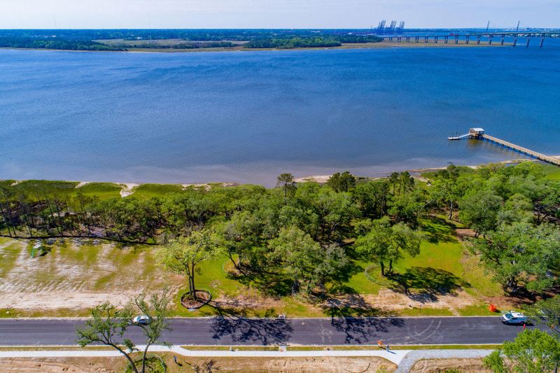 541 Old Compass Rd, Charleston, SC 29492