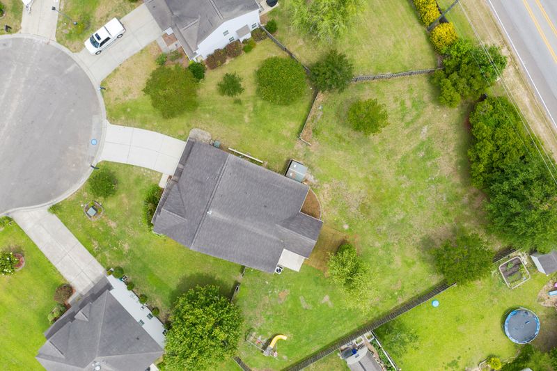 1408 Red Knot Ct, Hanahan, SC 29410
