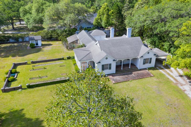 1302 S Main St, Summerville, SC 29483