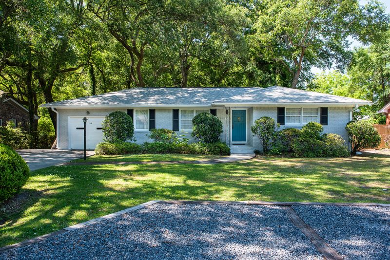1239 Harrow St, Charleston, SC 29407