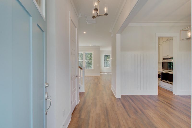 2438 Giles Ln, Mount Pleasant, SC 29466