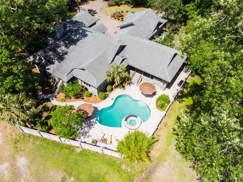 7 Trail Hollow Dr, Charleston, SC 29414