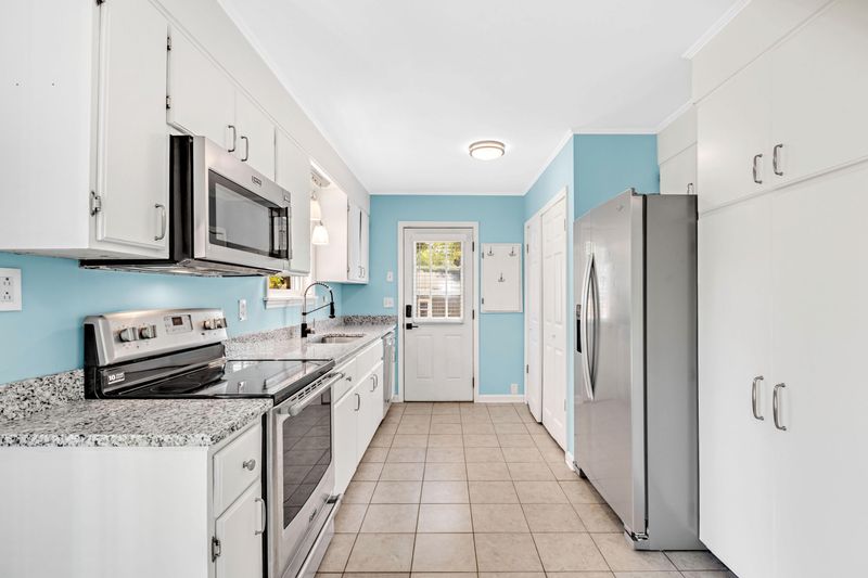 962 Nabors Dr, Charleston, SC 29412