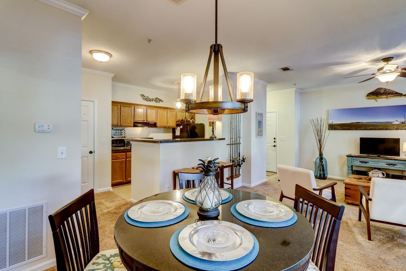 45 Sycamore Ave #415, Charleston, SC 29407