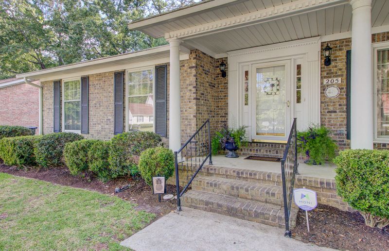 205 Brailsford Rd, Summerville, SC 29485
