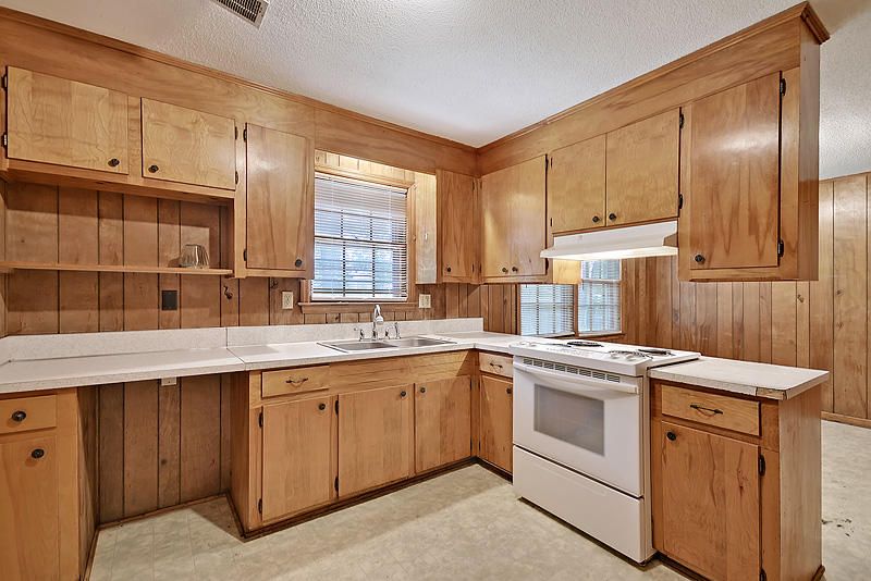 7632 Allwood Ave, North Charleston, SC 29418