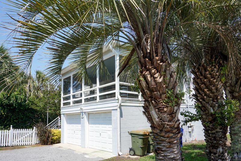 309 Charleston Blvd, Isle Of Palms, SC 29451