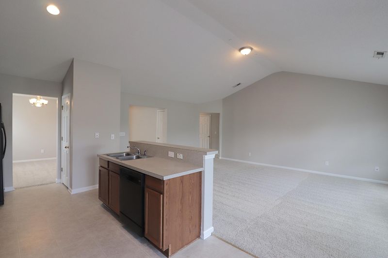 5012 Thornton Dr, Summerville, SC 29485