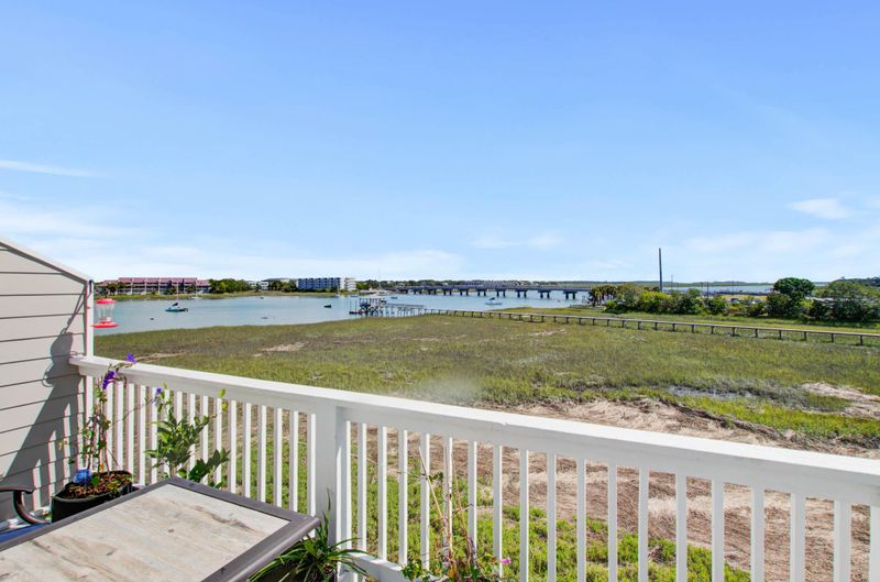 104 W 2nd St, Folly Beach, SC 29439