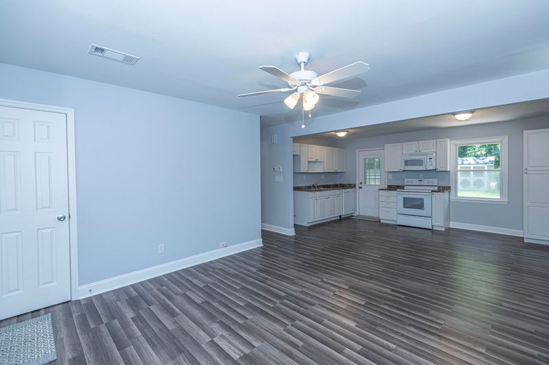 513 Mary Scott Dr, Goose Creek, SC 29445