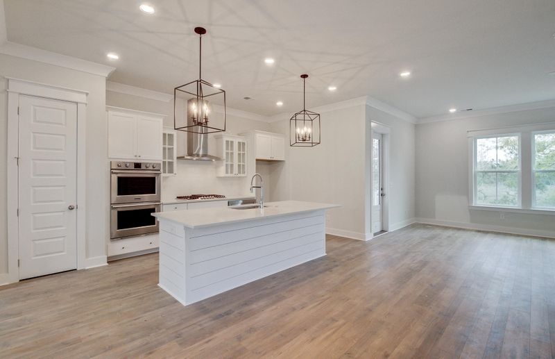 835 Forrest Dr, Charleston, SC 29492