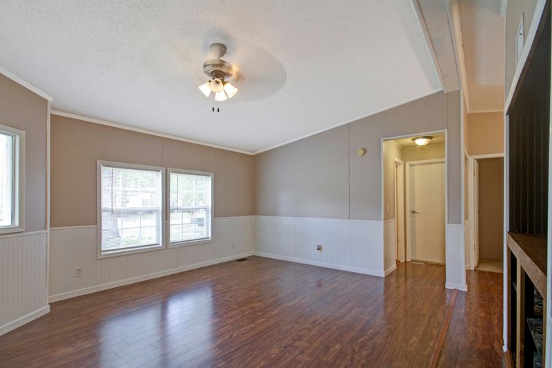 518 Midway Ct, Moncks Corner, SC 29461