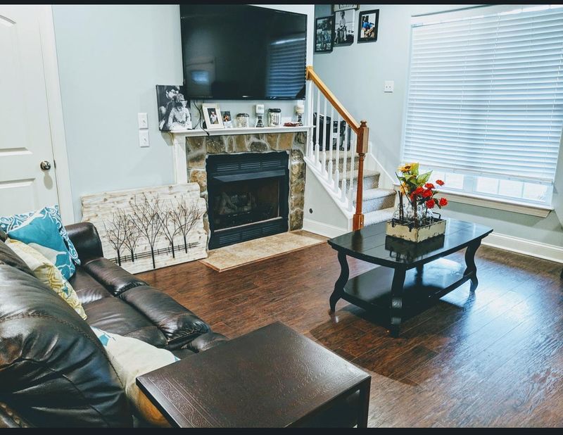 185 W Pine St, Summerville, SC 29485