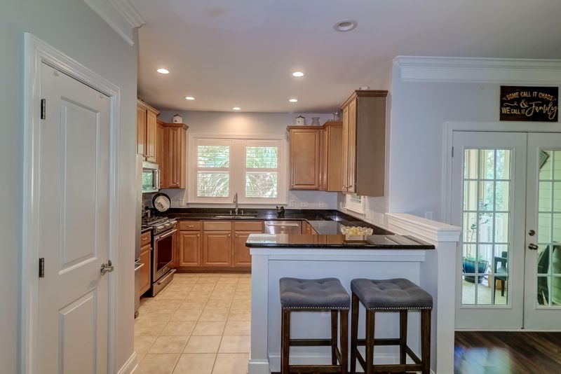 1163 Dingle Rd, Mount Pleasant, SC 29466