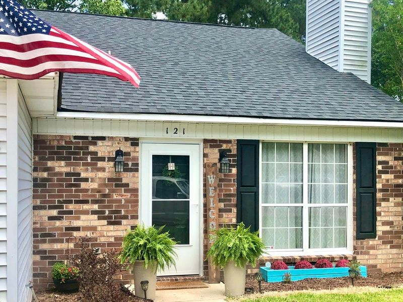 121 Coronet St, Summerville, SC 29483
