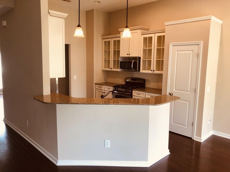 8003 Indian Hill Dr, Hanahan, SC 29410