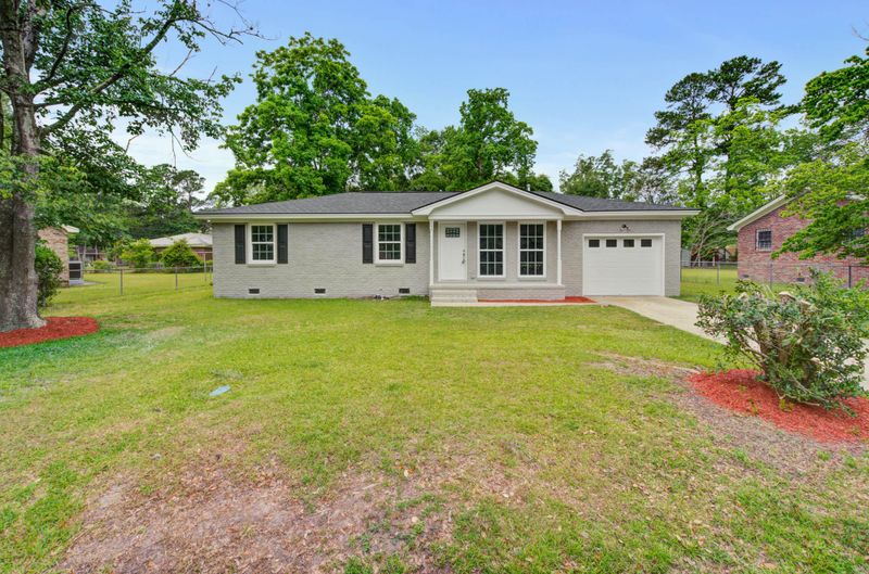 202 Lark St, Summerville, SC 29485