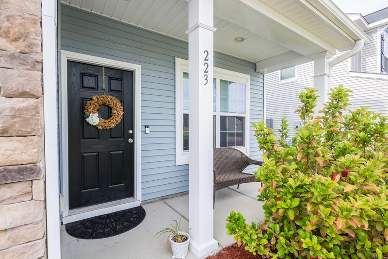 223 Weeping Cypress Dr, Moncks Corner, SC 29461