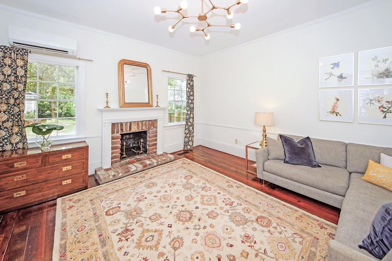 170 Wentworth St, Charleston, SC 29401