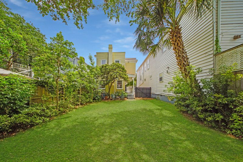 170 Wentworth St, Charleston, SC 29401