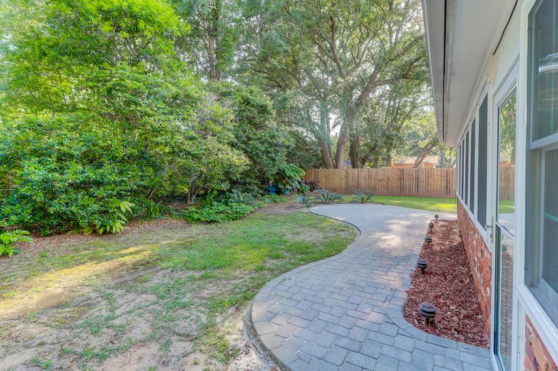 649 Harbor View Rd, Charleston, SC 29412