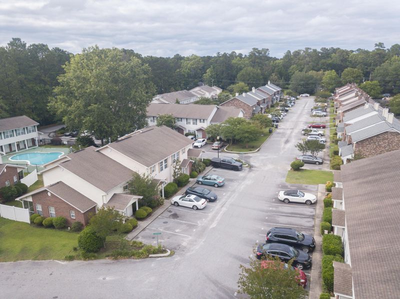 406 Sandlewood Dr, Summerville, SC 29483