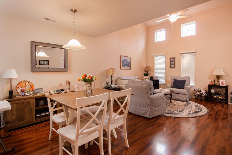 406 Sandlewood Dr, Summerville, SC 29483