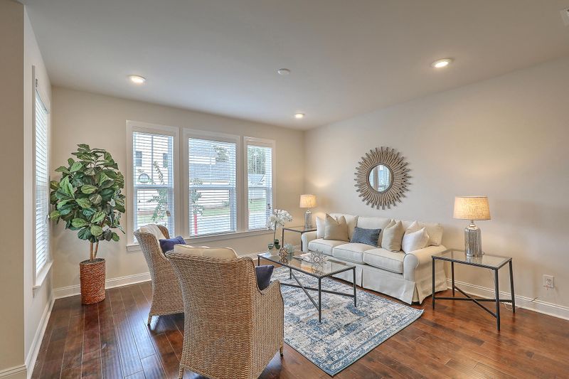 603 Mountaineer Landing Dr, Charleston, SC 29492
