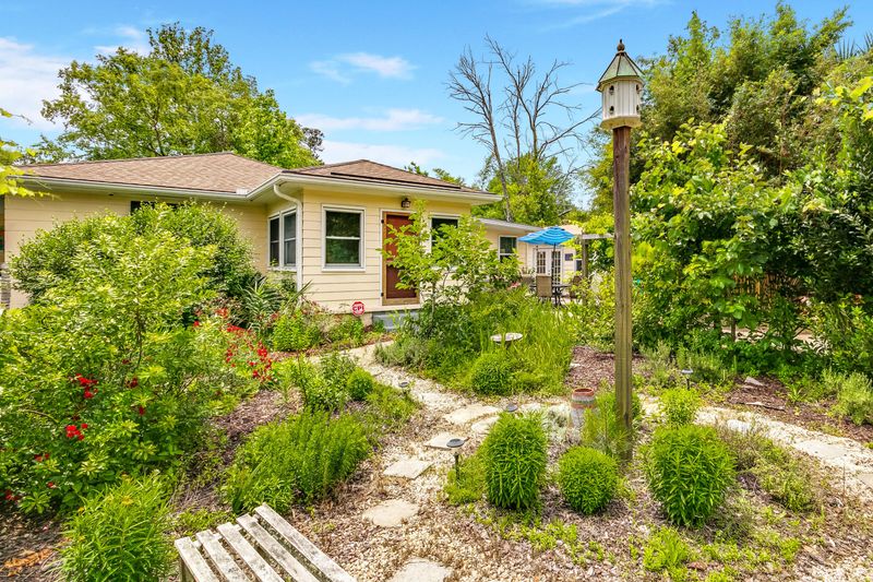 863 W Madison Ave, Charleston, SC 29412