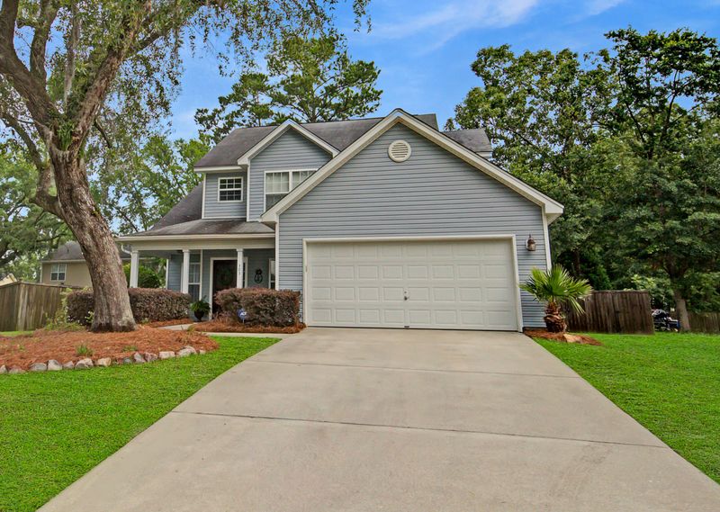 303 Huntington Ct, Hanahan, SC 29410