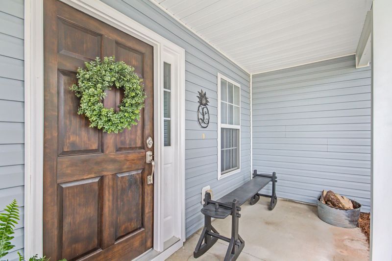 303 Huntington Ct, Hanahan, SC 29410