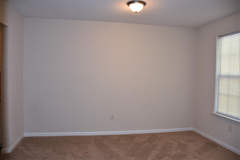 7992 Vermont Rd, North Charleston, SC 29418