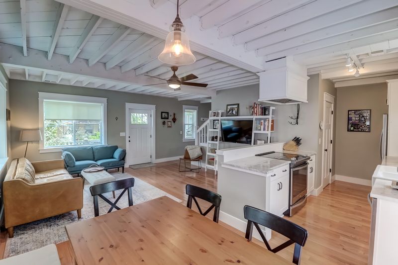 120 Rose Ln, Mount Pleasant, SC 29464