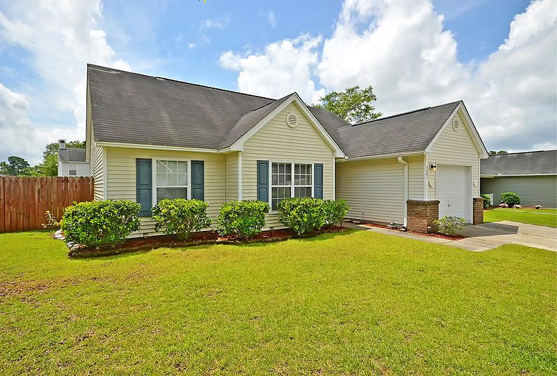 5081 Thornton Dr, Summerville, SC 29485